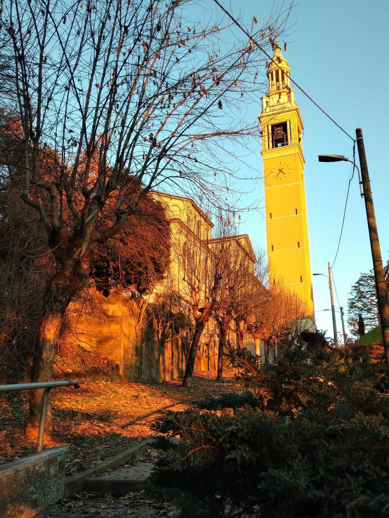 Appartamento La Casa Dei Nonni Malnate المظهر الخارجي الصورة